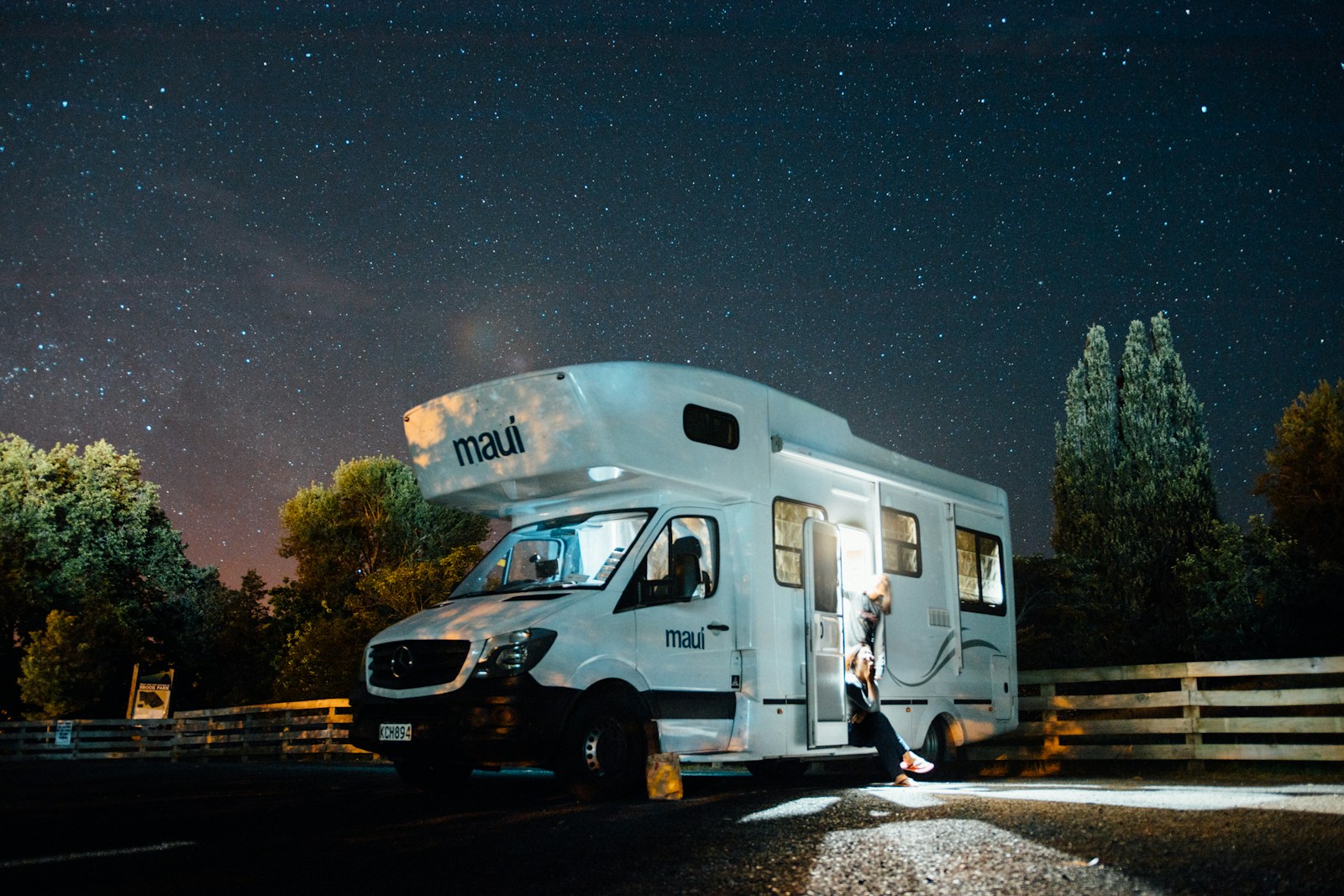 white Maul type-C motorhome recreational vehicle